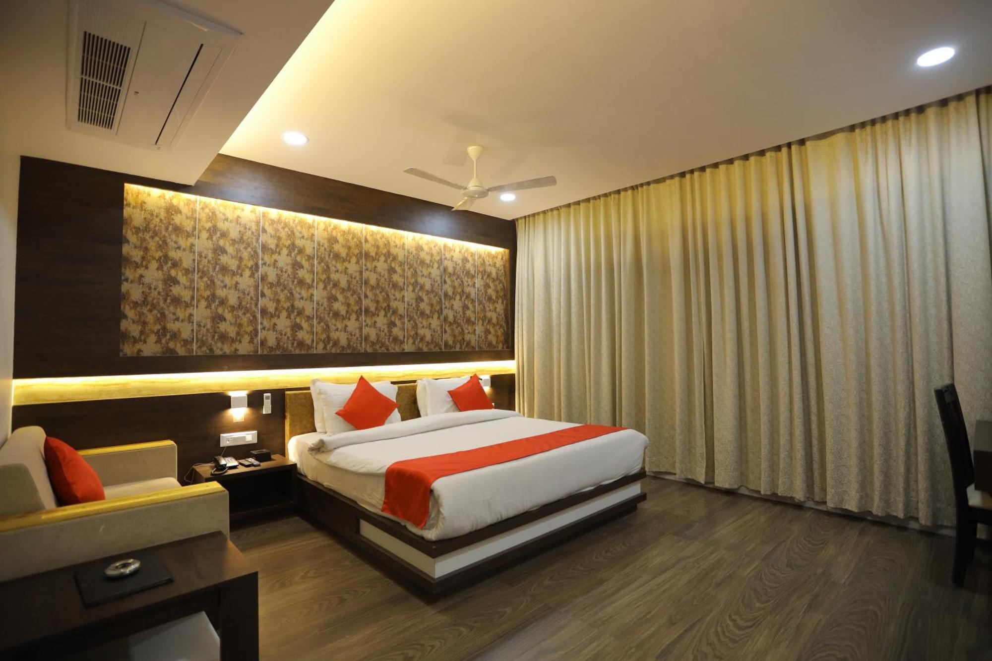 The Grand Astoria Somanth Hotel โสมนัส ภายนอก รูปภาพ