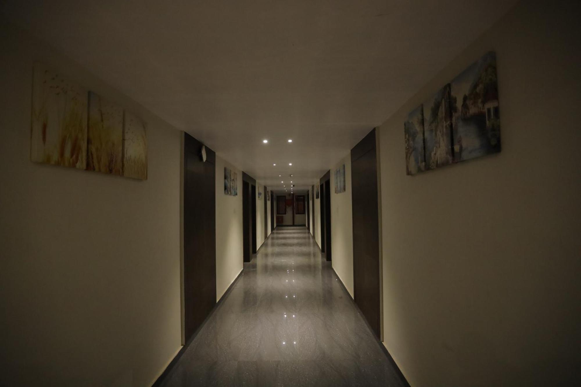 The Grand Astoria Somanth Hotel โสมนัส ภายนอก รูปภาพ