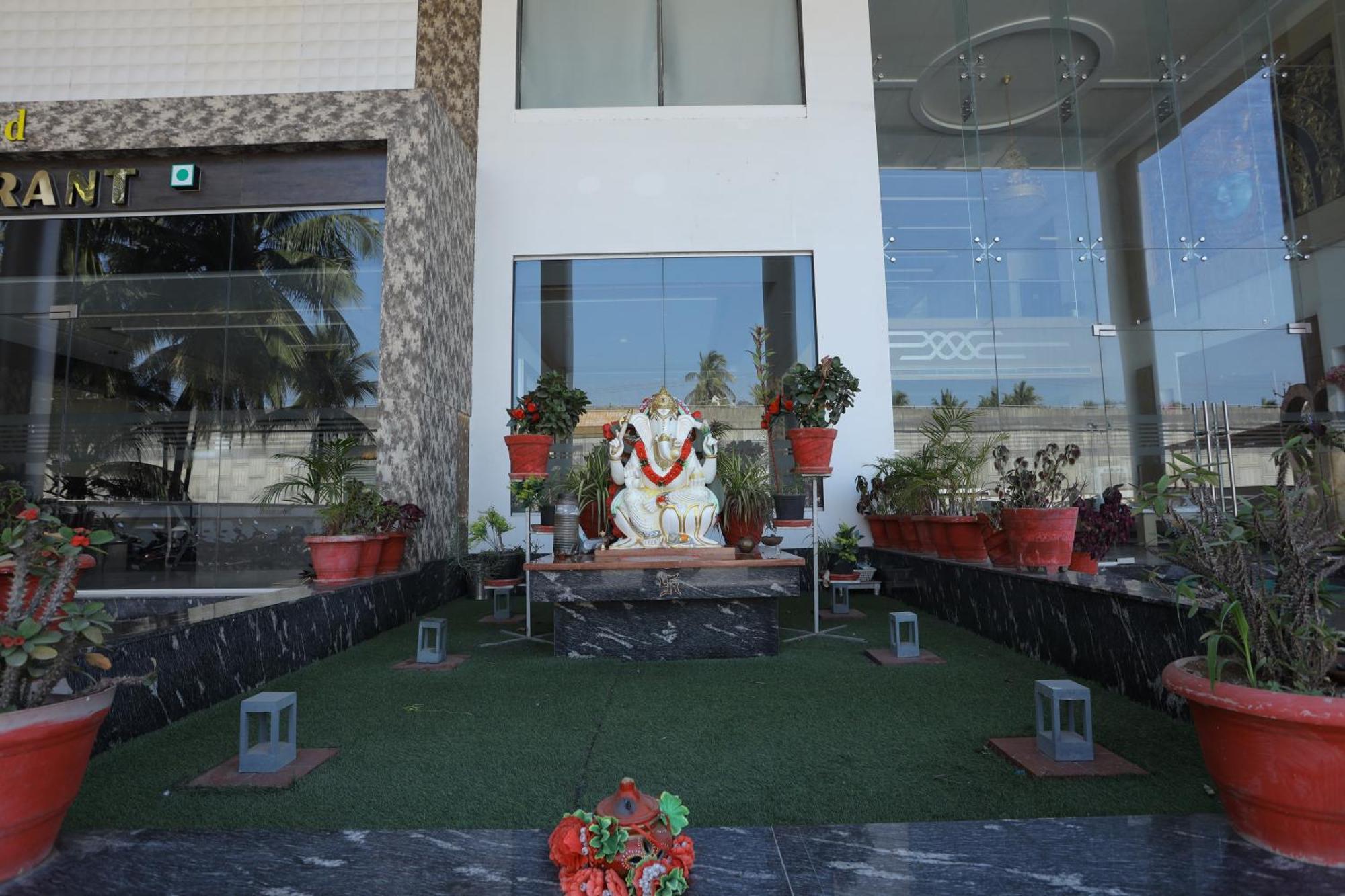 The Grand Astoria Somanth Hotel โสมนัส ภายนอก รูปภาพ