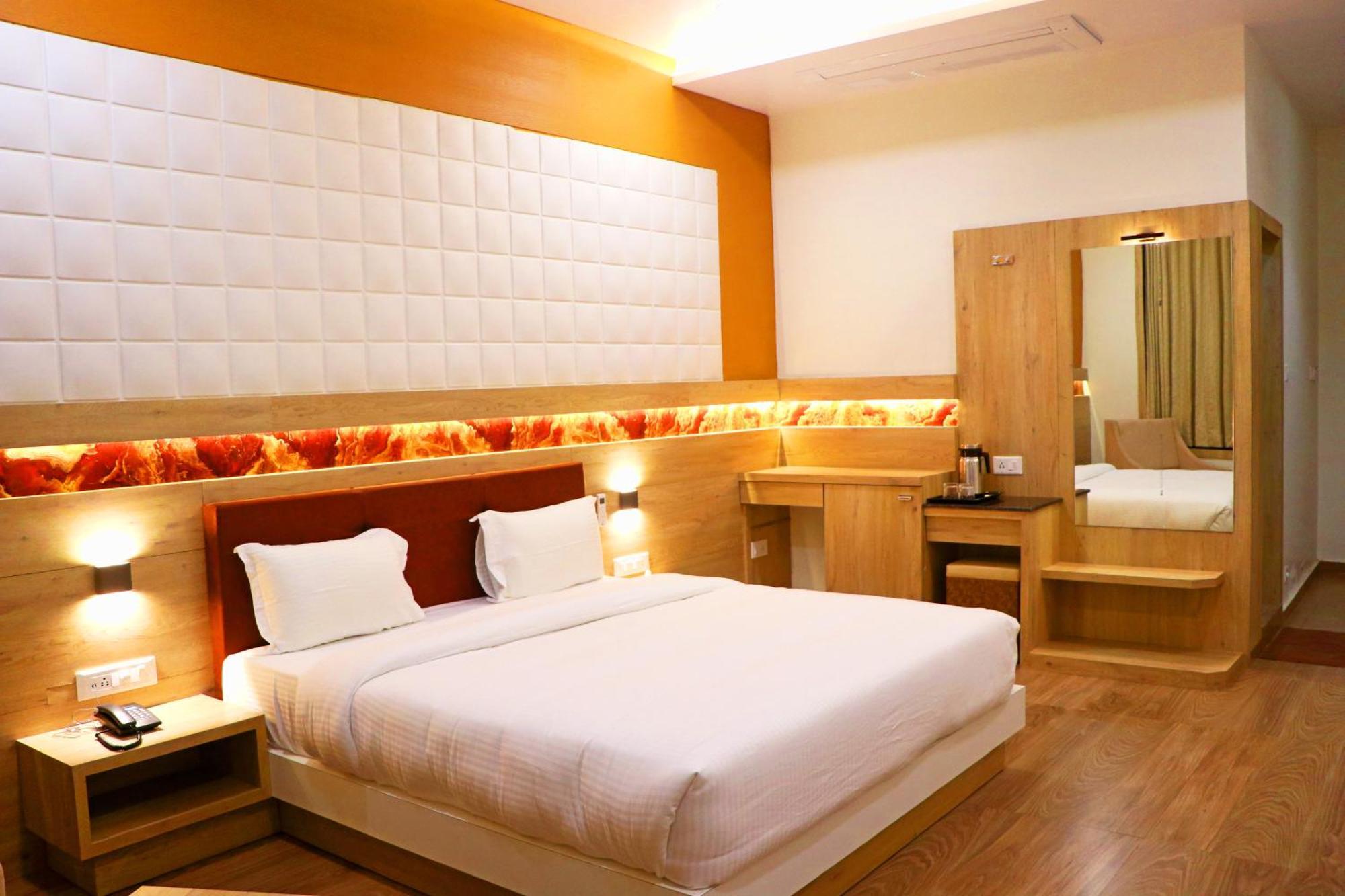 The Grand Astoria Somanth Hotel โสมนัส ภายนอก รูปภาพ