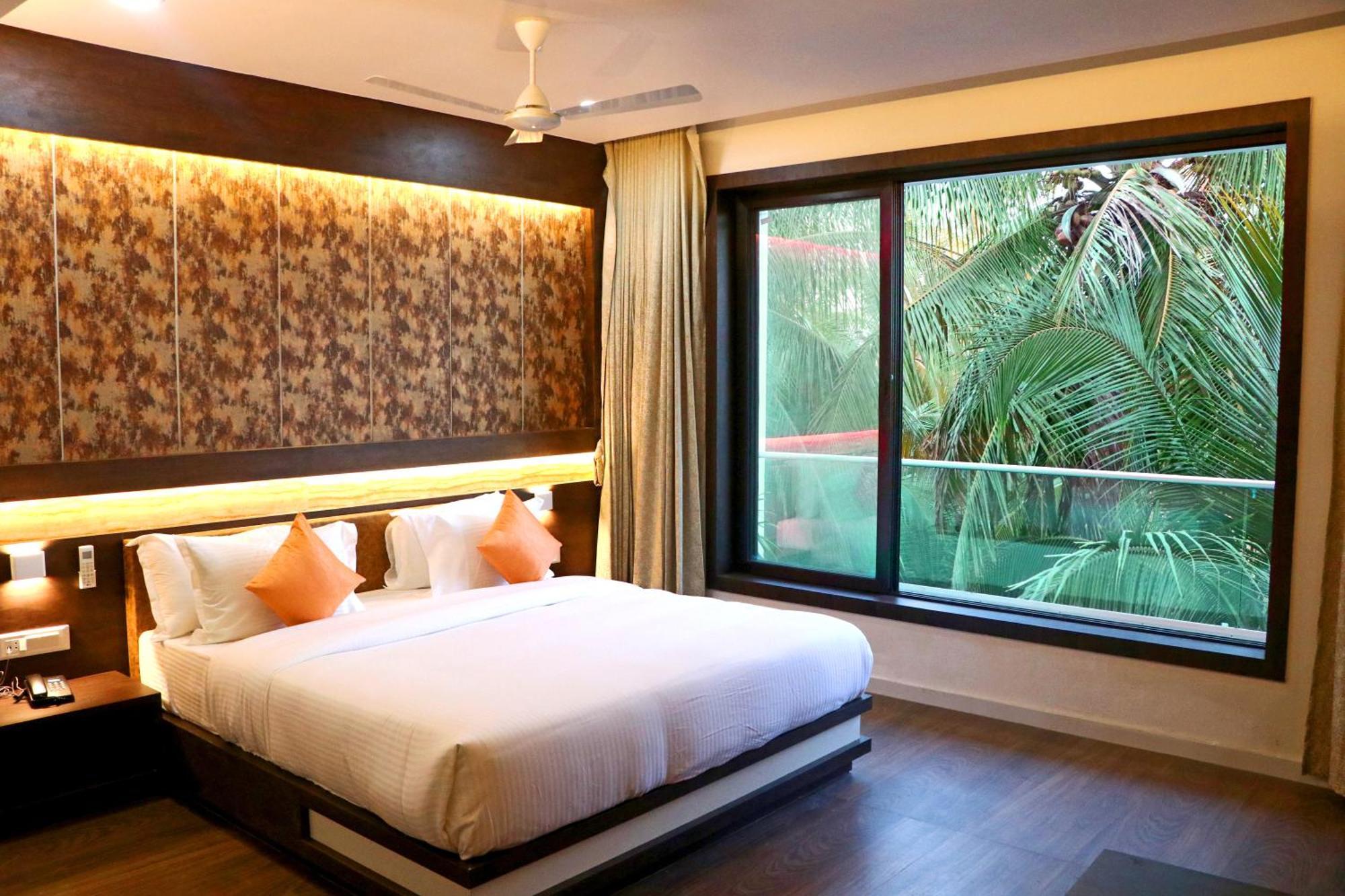 The Grand Astoria Somanth Hotel โสมนัส ภายนอก รูปภาพ
