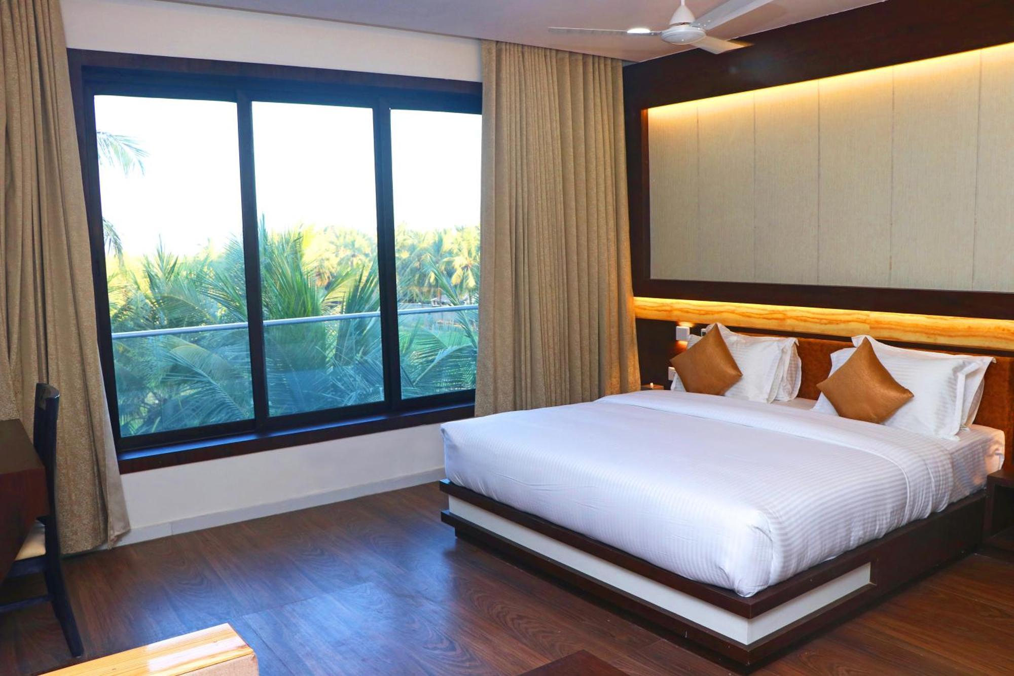 The Grand Astoria Somanth Hotel โสมนัส ภายนอก รูปภาพ
